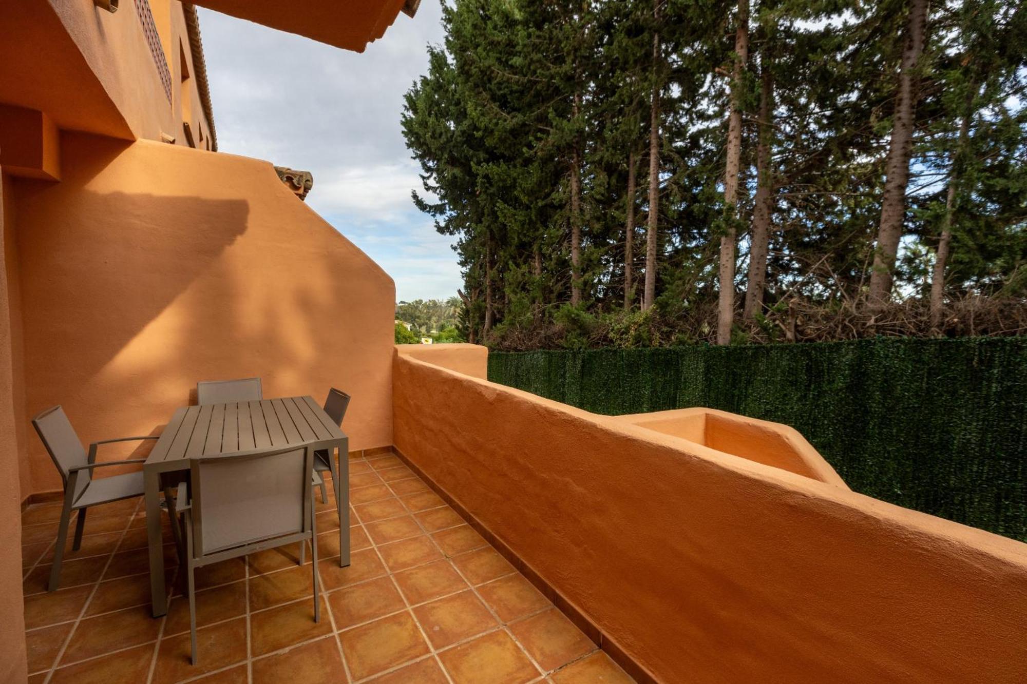 Royal Marbella Golf Resort Estepona Exterior photo